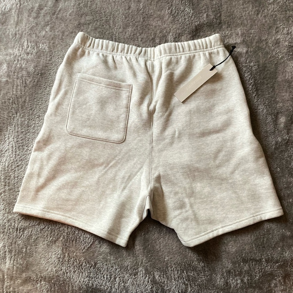Fear of God Essentials Summer Core Sweat Short”cream” Large - Picture 2 of 2